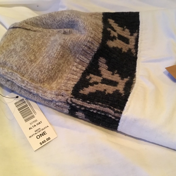 NWT Aritzia TNA Alta Hat NWT! - Picture 3 of 3